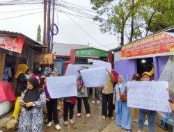 Murid SDN 256 Dongi Mogok Sekolah Tolak Plt. Kepala Sekolah Baru