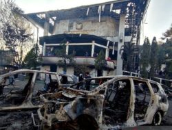 Dalam Pernyataan di Istana, Mensos Gus Ipul Pastikan Korban Aparat Juga Dapat Perhatian