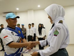 Orang Tua Luwu Timur Protes Seragam Rp 8,7 M