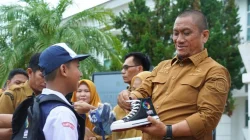Seragam Gratis dan Beasiswa Disambut Antusias Warga Lutim